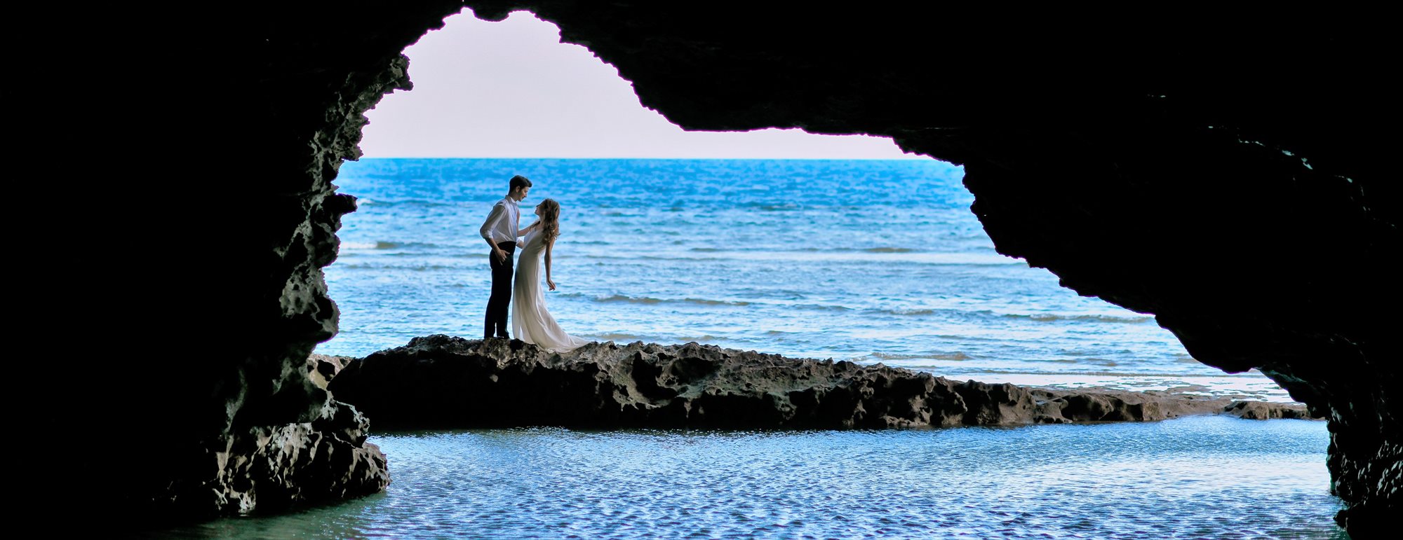 沖縄石垣島フォト・ウェディング Ishigaki Island Okinawa Blue Grotto Photo Wedding 青の洞窟　挙式前撮影