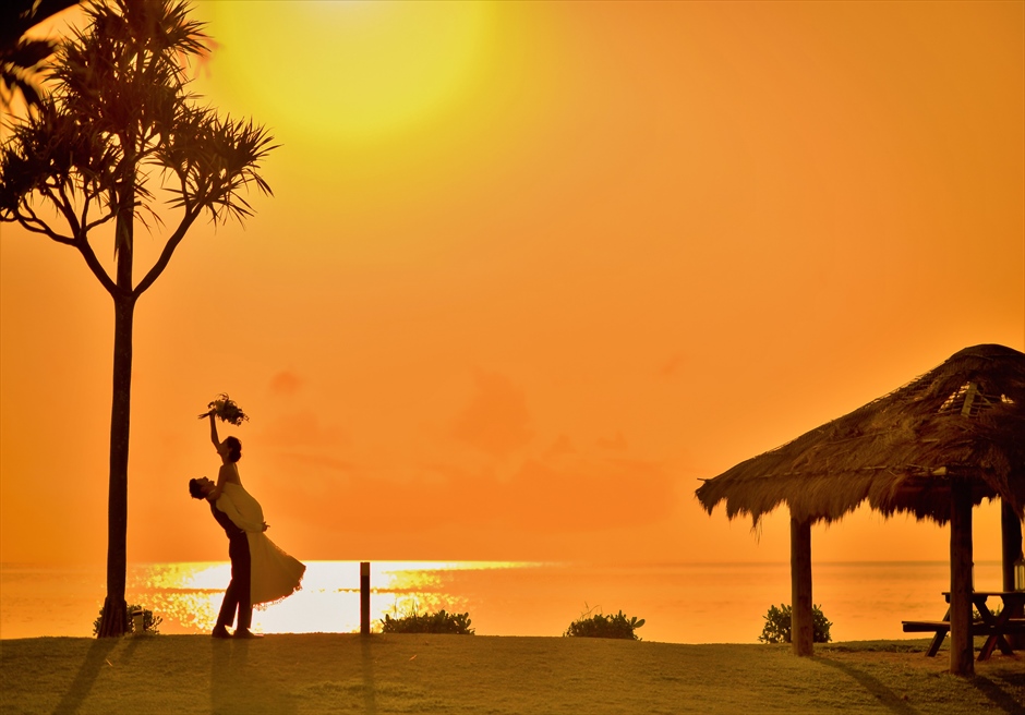 沖縄石垣島フォト・ウェディング/
Ishigaki Seaside Hotel Beach Sunset Photo Wedding/
石垣シーサイドホテル/サンセット・フォトウェディング