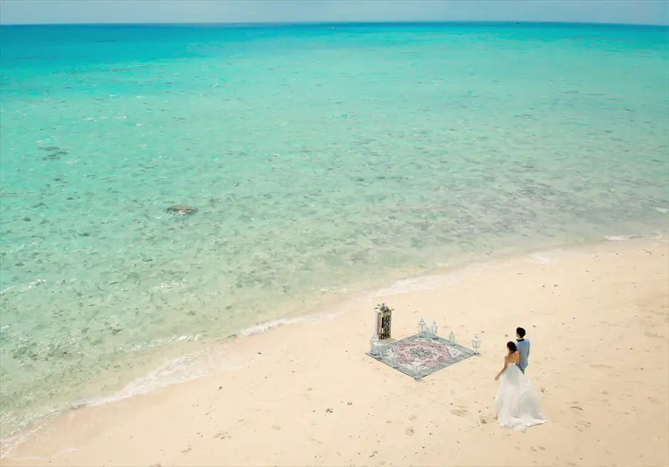 沖縄小浜島近海ビーチ・ウェディング/
Kohama Phantom Island Okinawa Beach Wedding/
幻の島挙式