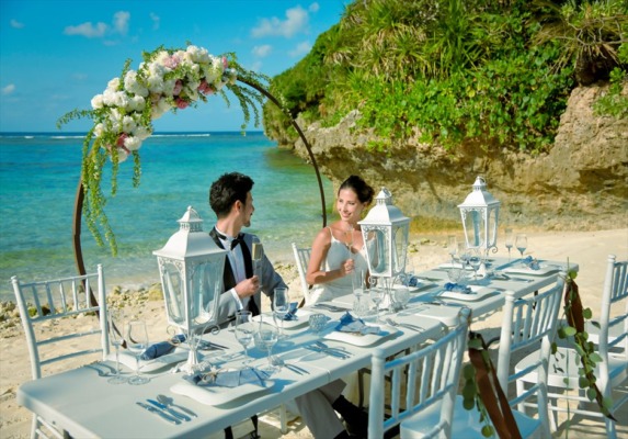コーラル・テラス石垣島・沖縄結婚式│ビーチ・ウェディグ・パーティー│ランチ時の披露宴がお勧め