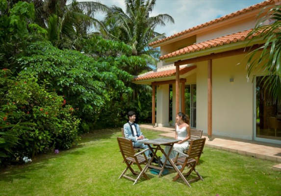 コーラル・テラス石垣島・沖縄結婚式│ガーデン・ウェディグ・パーティー│３０名様までの披露宴に対応