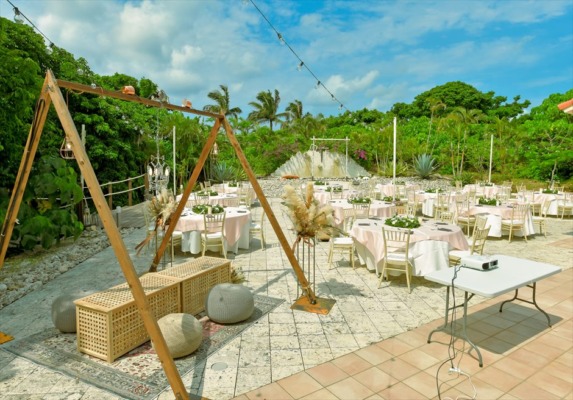 コーラル・テラス石垣島・沖縄結婚式│テラス・ウェディグ・パーティー│チャイルド・スペース設置全景