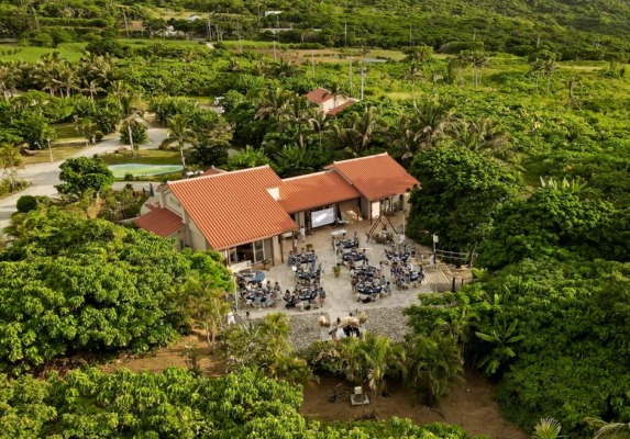 コーラル・テラス石垣島・沖縄結婚式テラス・ウェディング・パーティー全景