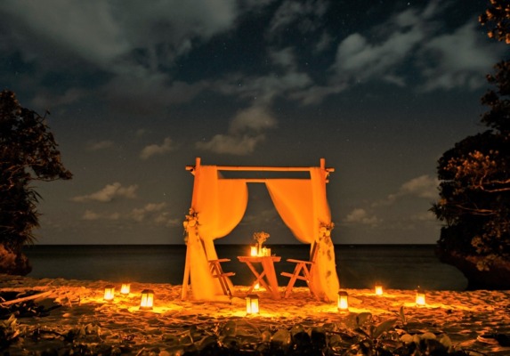 ビーチ・ロマンティックディナー│コーラル・テラス石垣島・沖縄結婚式＆披露宴オプション