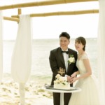 ビーチ・ガゼボにてケーキカット│チャペル・デッキ・ヴィラ挙式後にお勧め