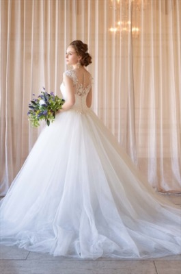 ウェディング　ウエディング　ウェディングドレス　石垣島　レンタル　ブライダル　ブライダルサロン　シンデレラアンドコー　リゾート　リゾートドレス