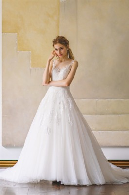 ウェディング　ウエディング　ウェディングドレス　石垣島　レンタル　ブライダル　ブライダルサロン　シンデレラアンドコー　リゾート　リゾートドレス