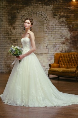 ウェディング　ウエディング　ウェディングドレス　石垣島　レンタル　ブライダル　ブライダルサロン　シンデレラアンドコー　リゾート　リゾートドレス