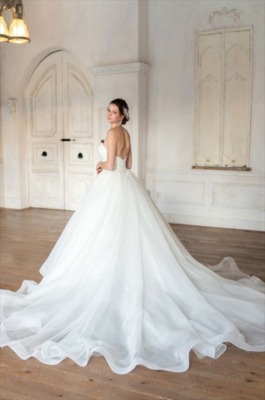 ウェディング　ウエディング　ウェディングドレス　石垣島　レンタル　ブライダル　ブライダルサロン　シンデレラアンドコー　リゾート　リゾートドレス