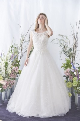 ウェディング　ウエディング　ウェディングドレス　石垣島　レンタル　ブライダル　ブライダルサロン　ルアブライダル　リゾート　リゾートドレス