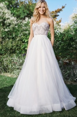 ウェディング　ウエディング　ウェディングドレス　石垣島　レンタル　ブライダル　ブライダルサロン　ルアブライダル　リゾート　リゾートドレス