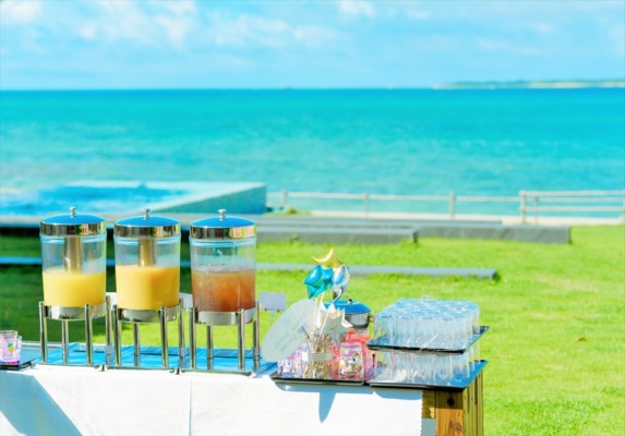 石垣島ビーチホテル サンシャイン　挙式＆パーティーオプション　ウェルカム・パーティー　ガーデン・テラス・プールサイドにて催行可能