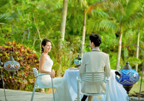 舟倉の里・茶房棟テラス　ウェディングパーティーシーン