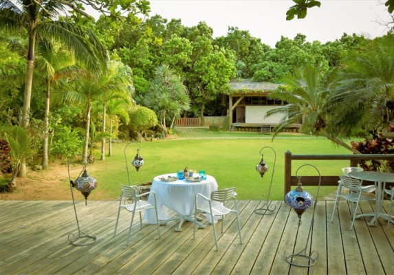 舟倉の里・茶房棟テラス　ウェディングパーティー＆披露宴会場全景