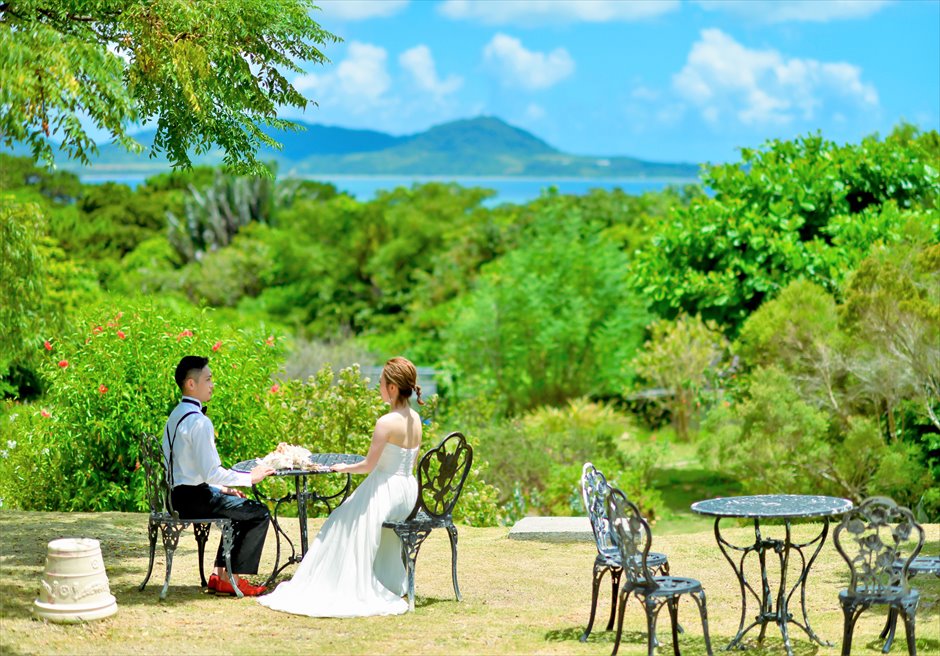 ハーブ・ガーデンPANA石垣島・沖縄テラスより美しい景色を一望する