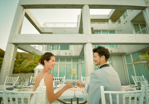 ホテル海邦川平 プールサイド・ウェディング・パーティー＆披露宴 パーティーシーン