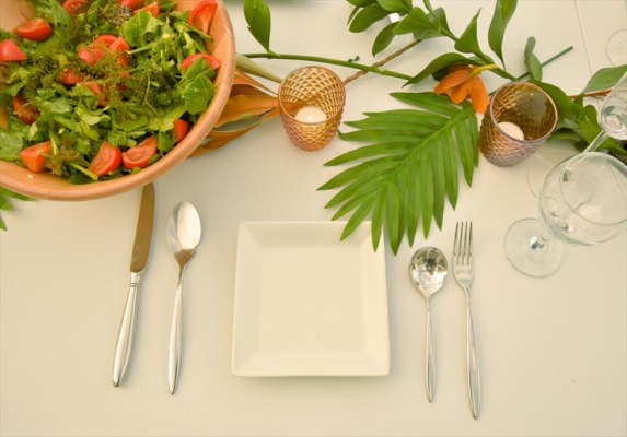 ホテル海邦川平 プールサイド・ウェディング・パーティー＆披露宴 テーブル装飾一例