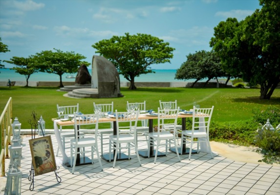 ホテル・ロイヤル・マリン・パレス石垣島　レストラン・テラス・ウェディングパーティー＆披露宴　海とガーデンを望む会場
