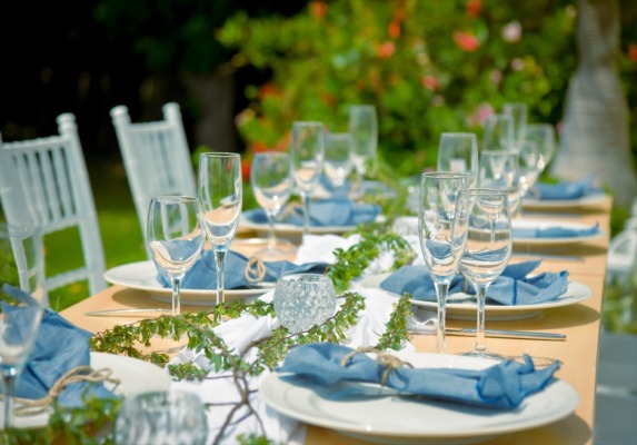 ホテル・ロイヤル・マリン・パレス石垣島　レストラン・テラス・ウェディングパーティー＆披露宴　テーブル装飾一例