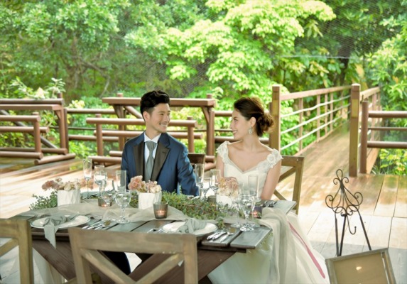 西表島ジャングル・ホテル・パイヌマヤ　ブリッジ・デッキ・ウェディングパーティーシーン