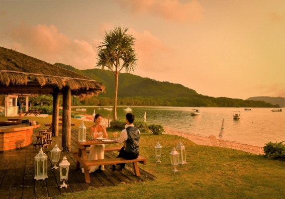 石垣シーサイドホテル　ビーチ・バー・デッキ　サンセット・パーティー