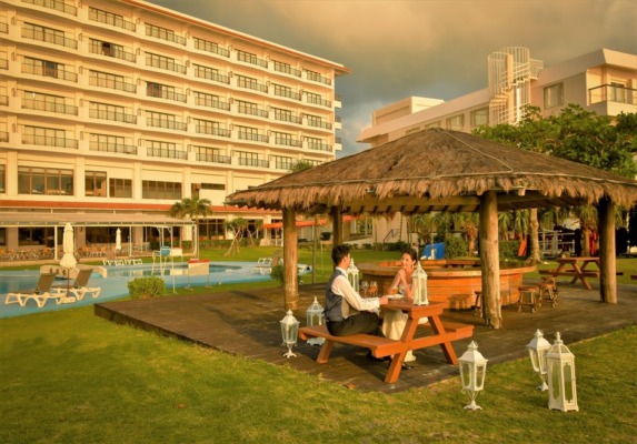 石垣シーサイドホテル　ビーチ・バー・デッキ　サンセット・パーティー