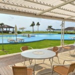 石垣シーサイドホテル　プールサイド　テラス