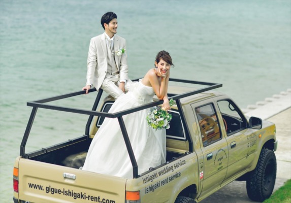 石垣島ビーチホテル サンシャイン　挙式＆パーティー＆フォトオプション　ピックアップ・トラック　ビーチロードより会場へ入場または撮影