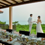 シーフォレスト石垣島レストラン　絶景を望む乾杯シーン