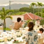 ヴィラガーデン・ウェディングパーティー＆披露宴　ヴィラ・エントランスより新郎新婦様入場