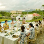 ヴィラガーデン・ウェディングパーティー＆披露宴　プライベートプールを望む乾杯シーン