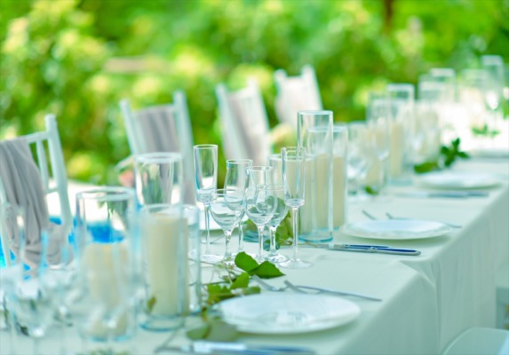 プールサイド・ウェディングパーティー＆披露宴　テーブル装飾一例