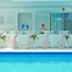 プールサイド・ウェディングパーティー＆披露宴　パーティーシーン