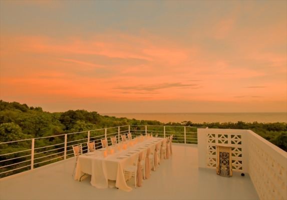 ルーフトップ・サンセット・ウェディングパーティー＆披露宴　パーティー会場装飾一例