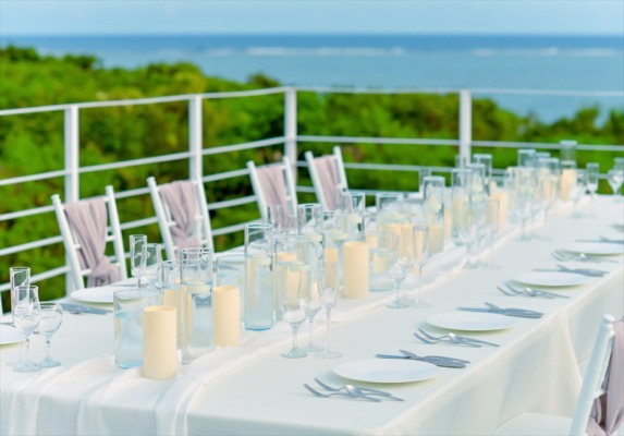 ルーフトップ・ウェディングパーティー＆披露宴　テーブル装飾一例