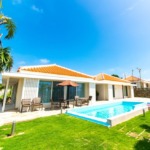 ザ・ミヤラ・サーデン ヴィラ外観 プール