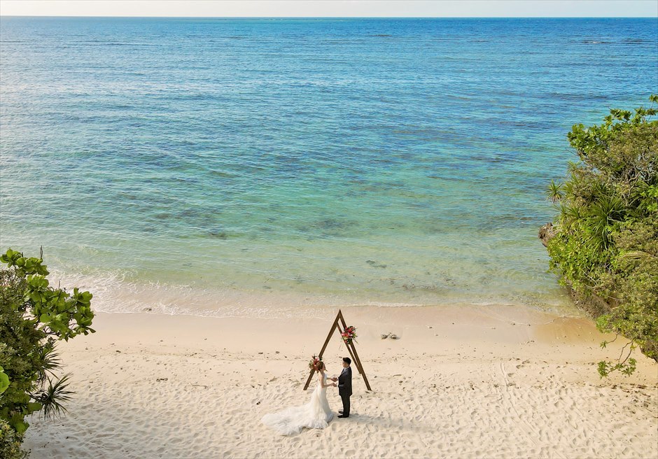 コーラルテラス石垣島　二人挙式 シークレット・ビーチ・ウェディング 石垣島随一に美しい白砂ビーチ
