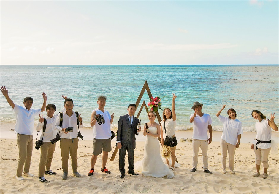 カノン・石垣島スタッフとビーチ撮影　コーラル・テラス石垣島　結婚式