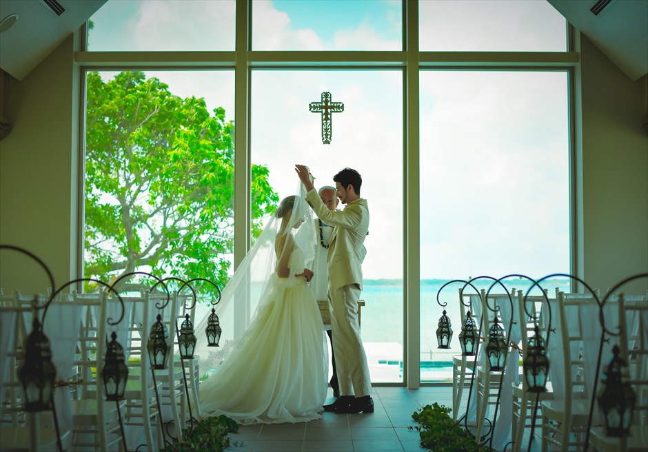 石垣島結婚式　ビーチホテル・サンシャイン チャペル・クラシック・ウェディング 大自然に抱かれるチャペル挙式