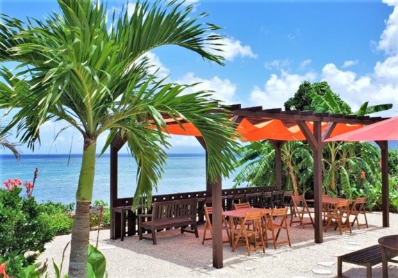 沖縄　石垣島　アロアロビーチ　ビーチフロントテラス挙式