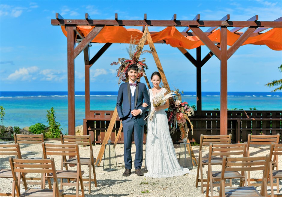 アロアロ・ビーチ川平　結婚式 ビーチフロント・テラス・ウェディング 挙式後撮影