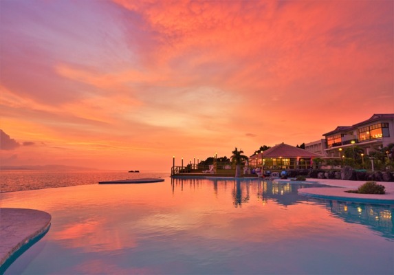 沖縄　石垣島ビーチホテルサンシャイン　サンセット　パーティー　レストラン　フォトウェディング　挙式