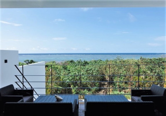 石垣　シエスタ・プライベート・プール・ヴィラ　バルコニー　オーシャンフロント