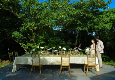 サイレント・クラブ石垣島ガーデン・パーティーテーブル装飾一例