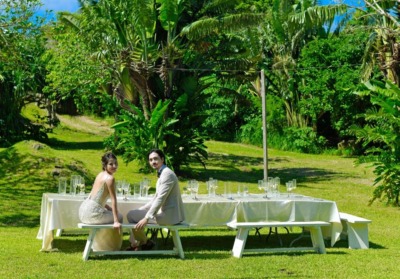 サイレント・クラブ石垣島ガーデン・パーティーテーブル装飾一例