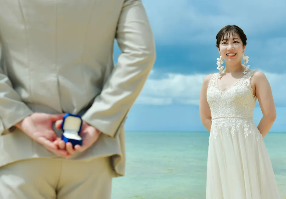 はいむるぶし小浜島 ビーチでのサプライズプロポーズフォトウェディング