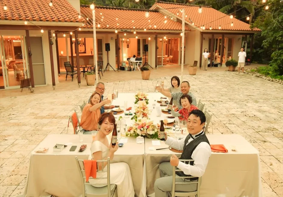 コーラルテラス石垣島の夜のガーデンで行うウェディングパーティー